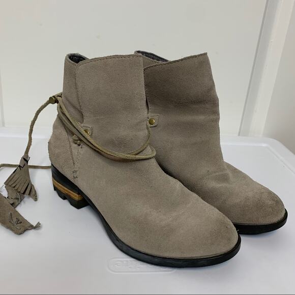 Sorel Farrah Taupe Suede Leather Wrap Around Tassel Tie Ankle Booties Size 5 - Picture 2 of 7